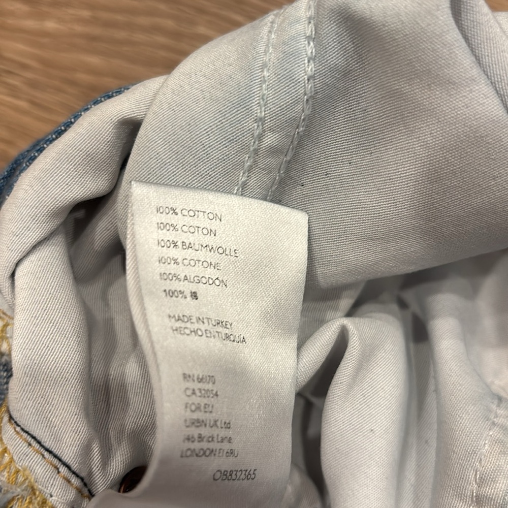 We The Free Jeans. Size 30. - Picture 6 of 9